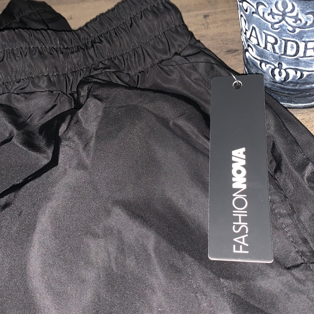 NWT FASHION NOVA PARACHUTE PANTS - Picture 5 of 8